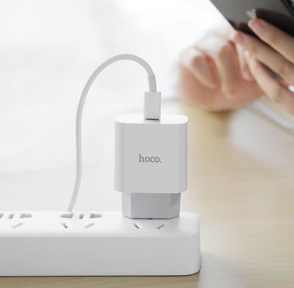 Сетевое зарядное устройство USB-C hoco. PD 3A 18 Вт (C76A) Белый
