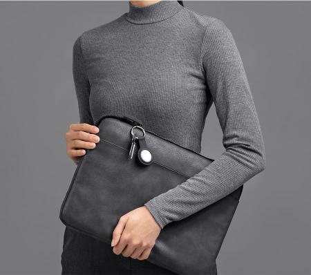 Чехол для Apple AirTag UNIQ Lino Liquid silicone (AIRTAG-LINOGRY) Серый